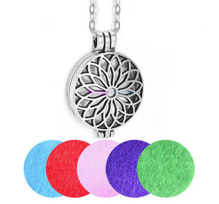 Necklace Flower Essential Oil Diffuser With 5 Pads - AyaZen